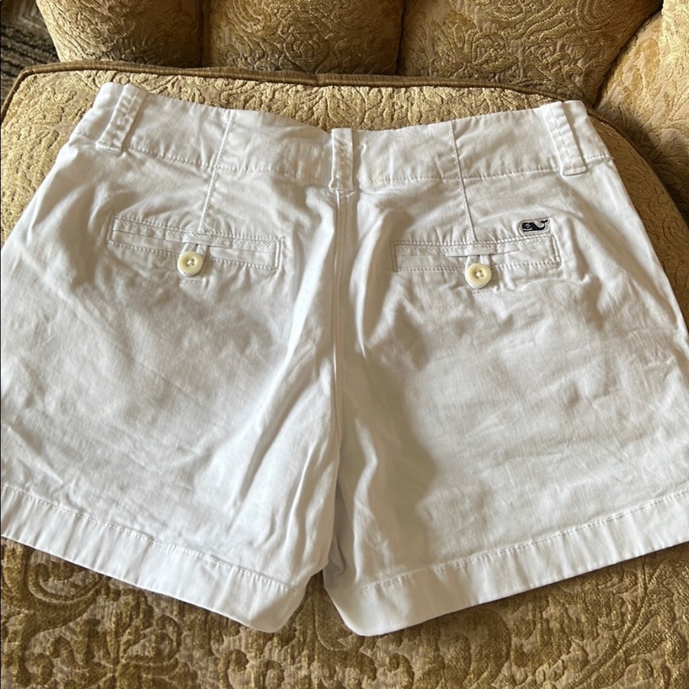Vineyard Vines white shorts